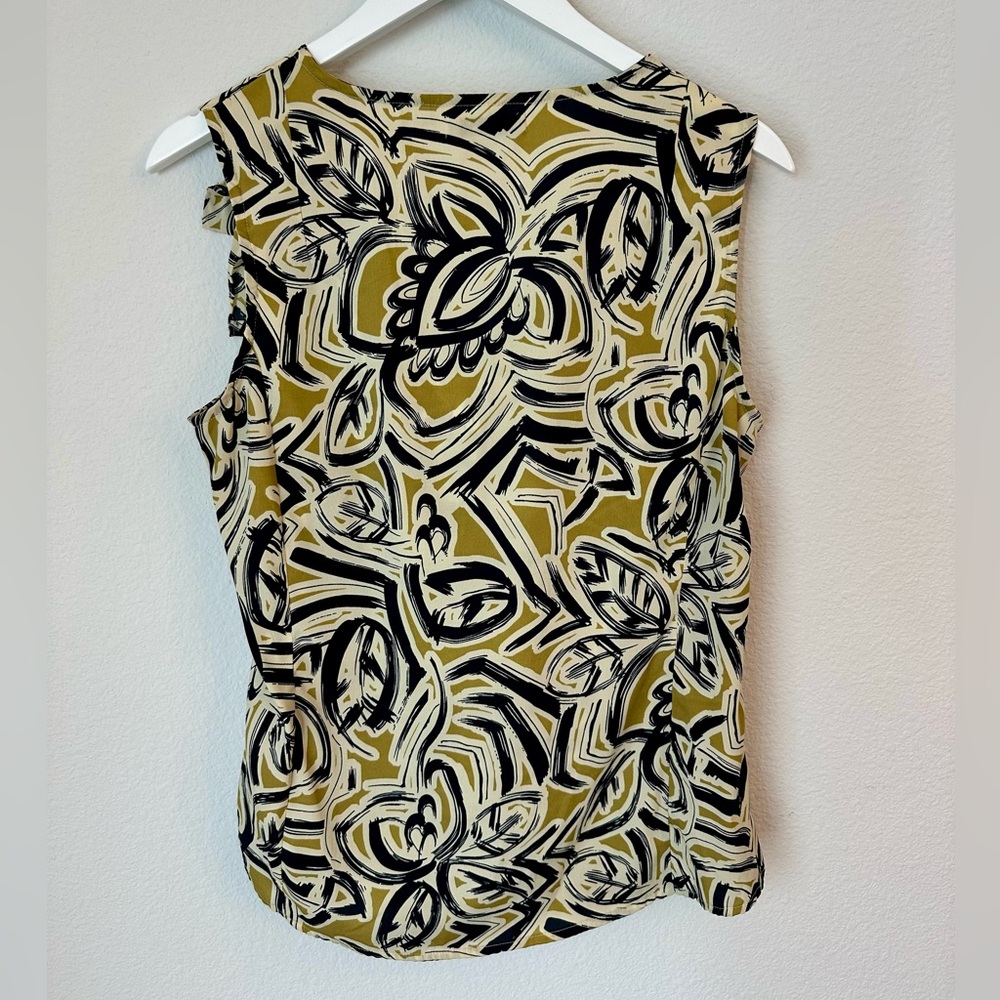 ☀️ BANANA REPUBLIC Ruffle Sleeveless Blouse - Picture 4 of 8